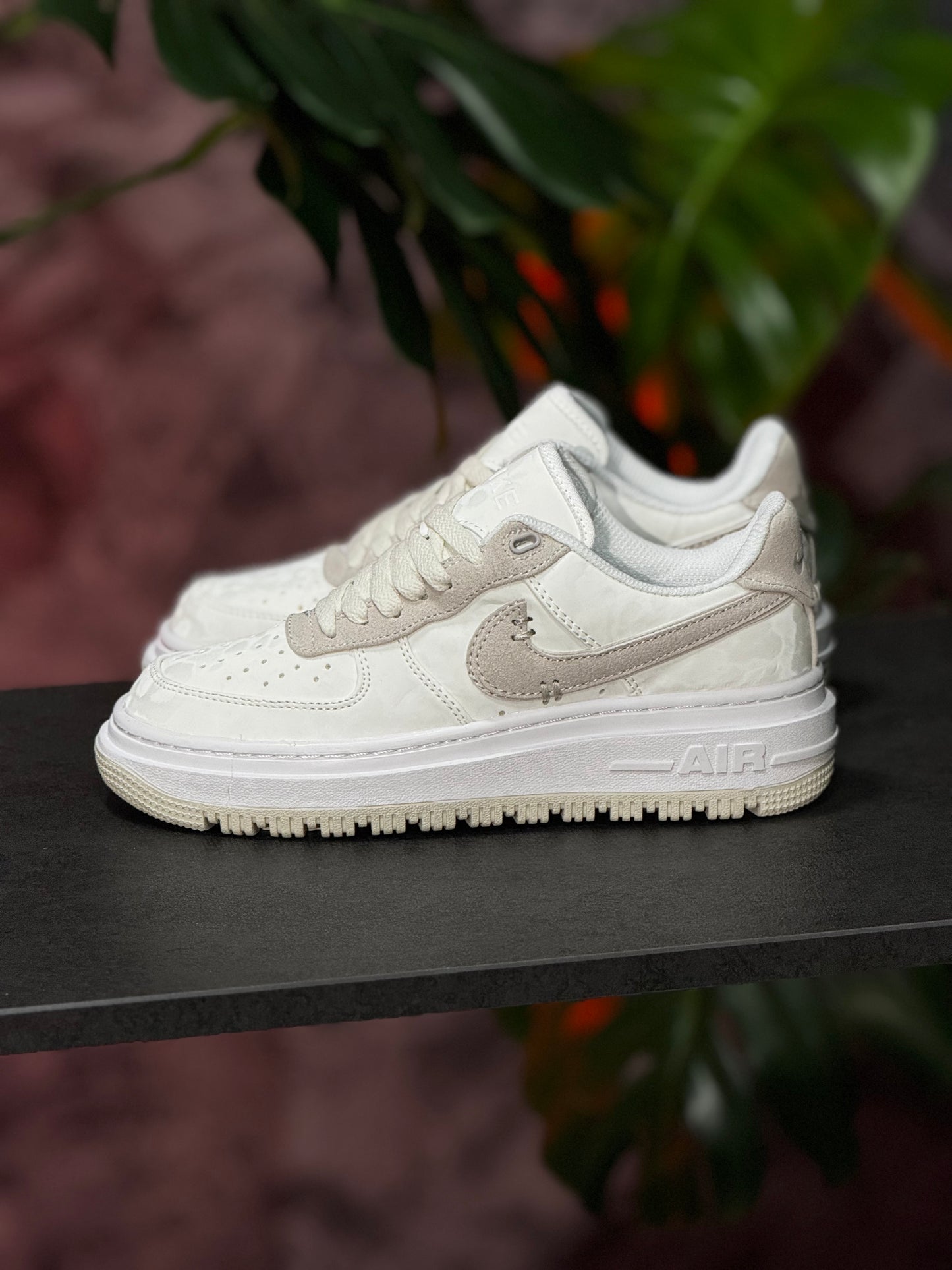 Nike Air Force One Luxe - Blanco, Beige