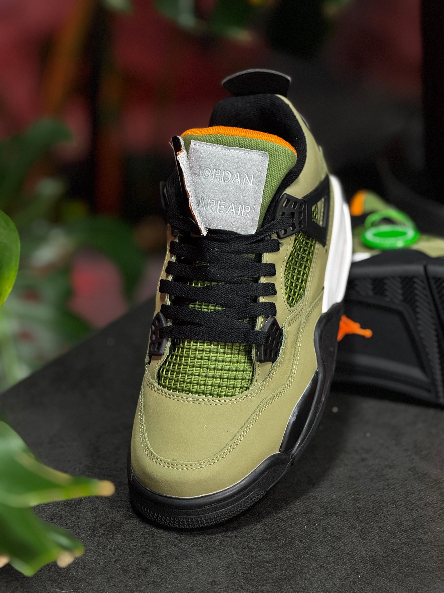 Air Jordan Retro 4 " Undefeated Craft " -  Verde militar, Naranja, Negro