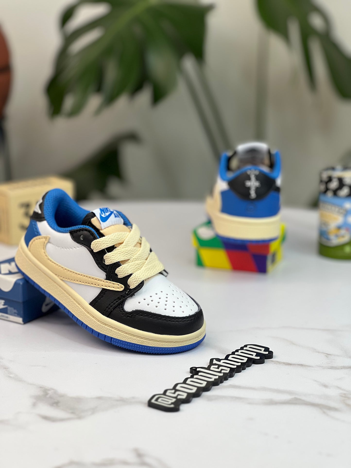 Air Jordan 1 Low Cactus Jack c Fragment