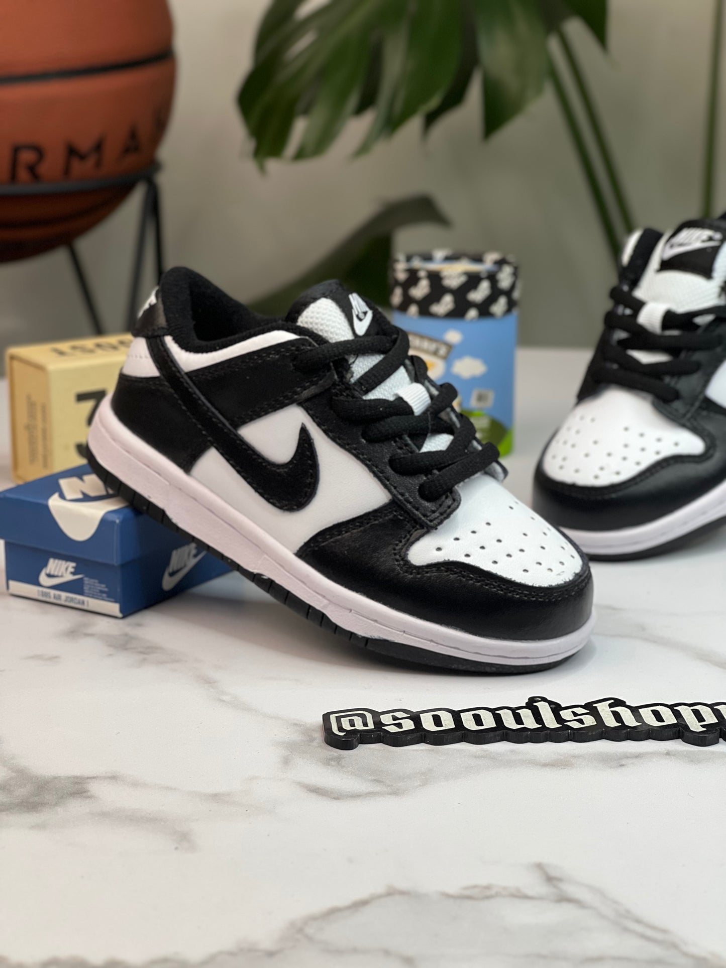 Nike Dunk Low Panda