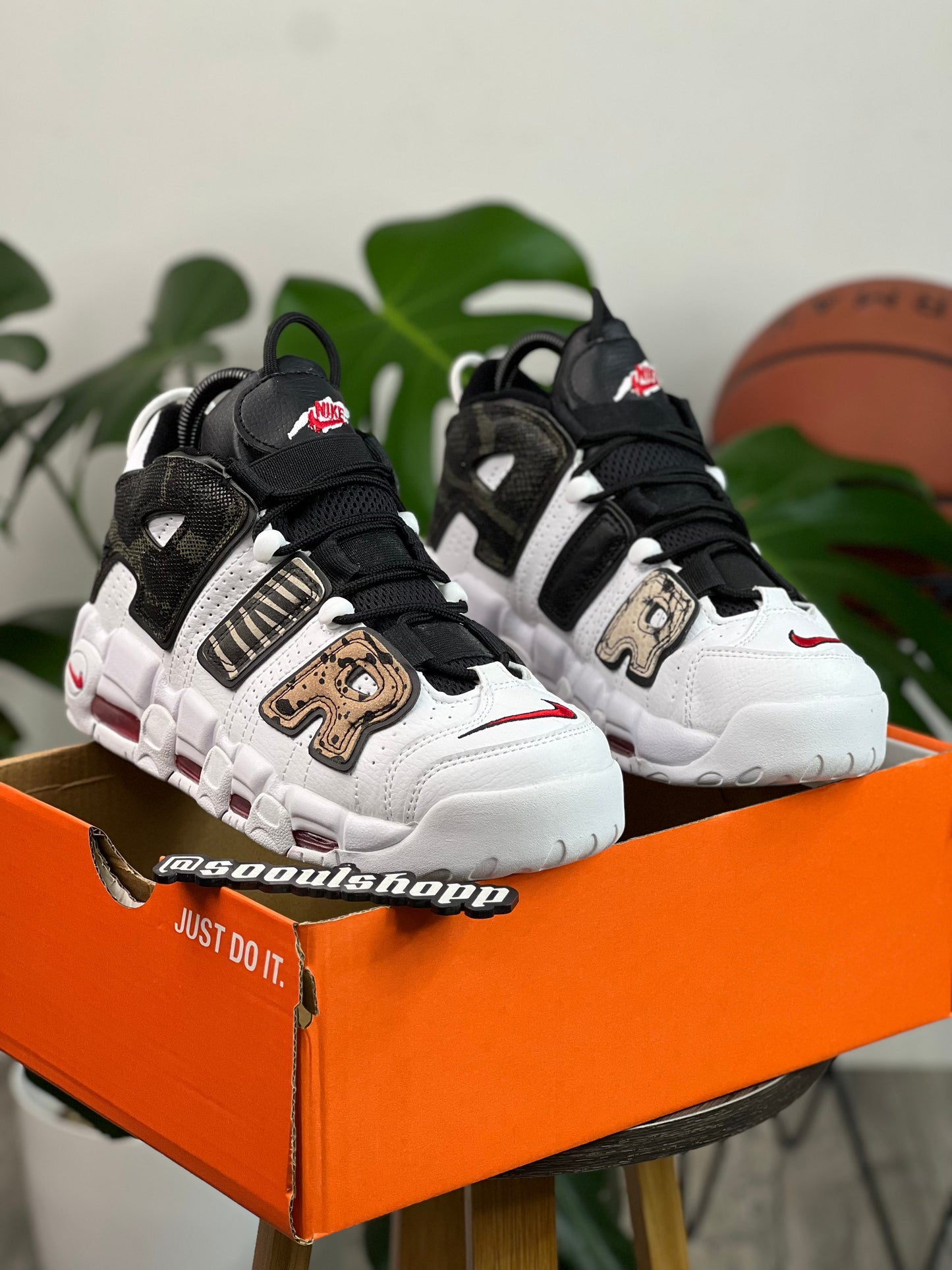 Nike Air Uptempo