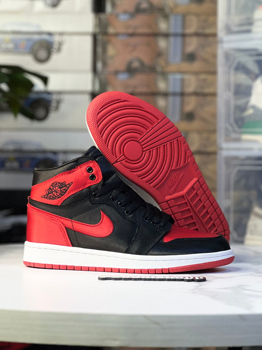 Air Jordan Retro 1 High / Satin Bred