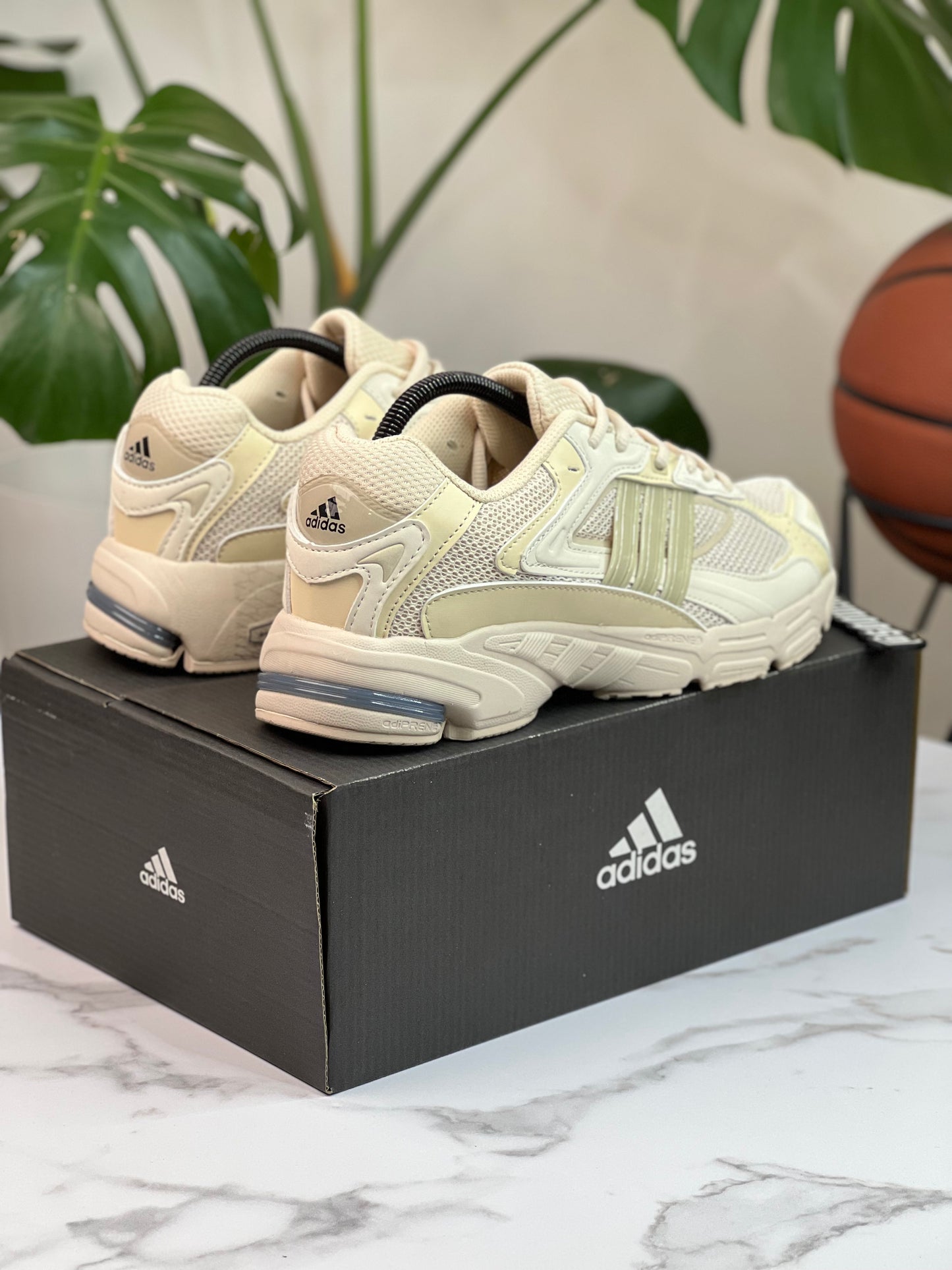 Adidas Response CL