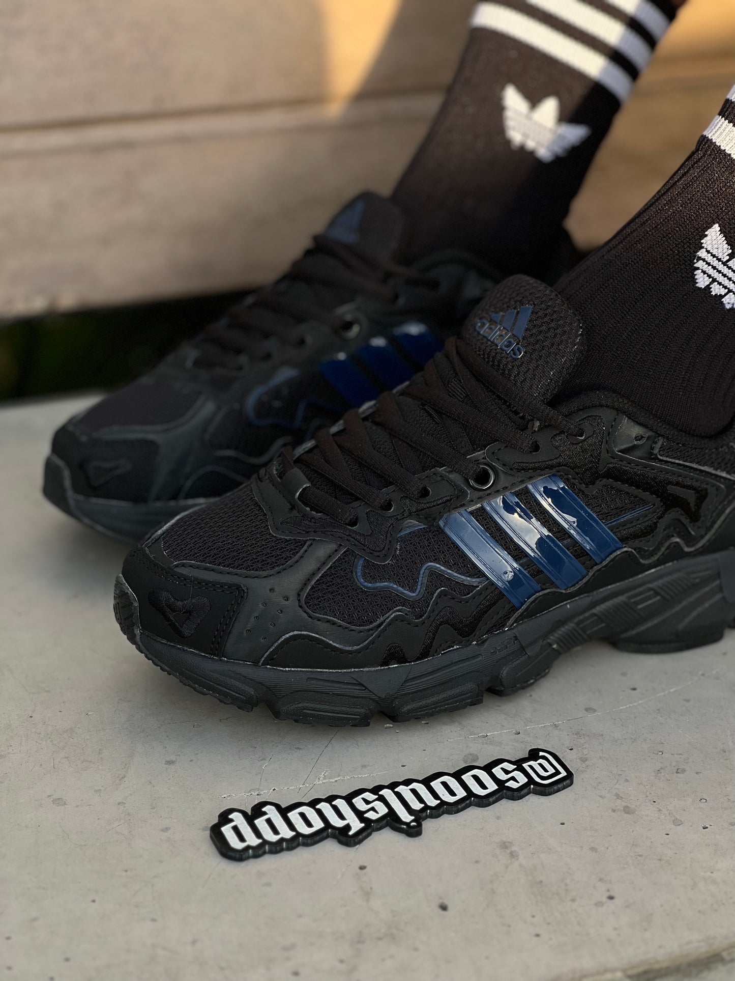 Adidas x Bad bunny response black