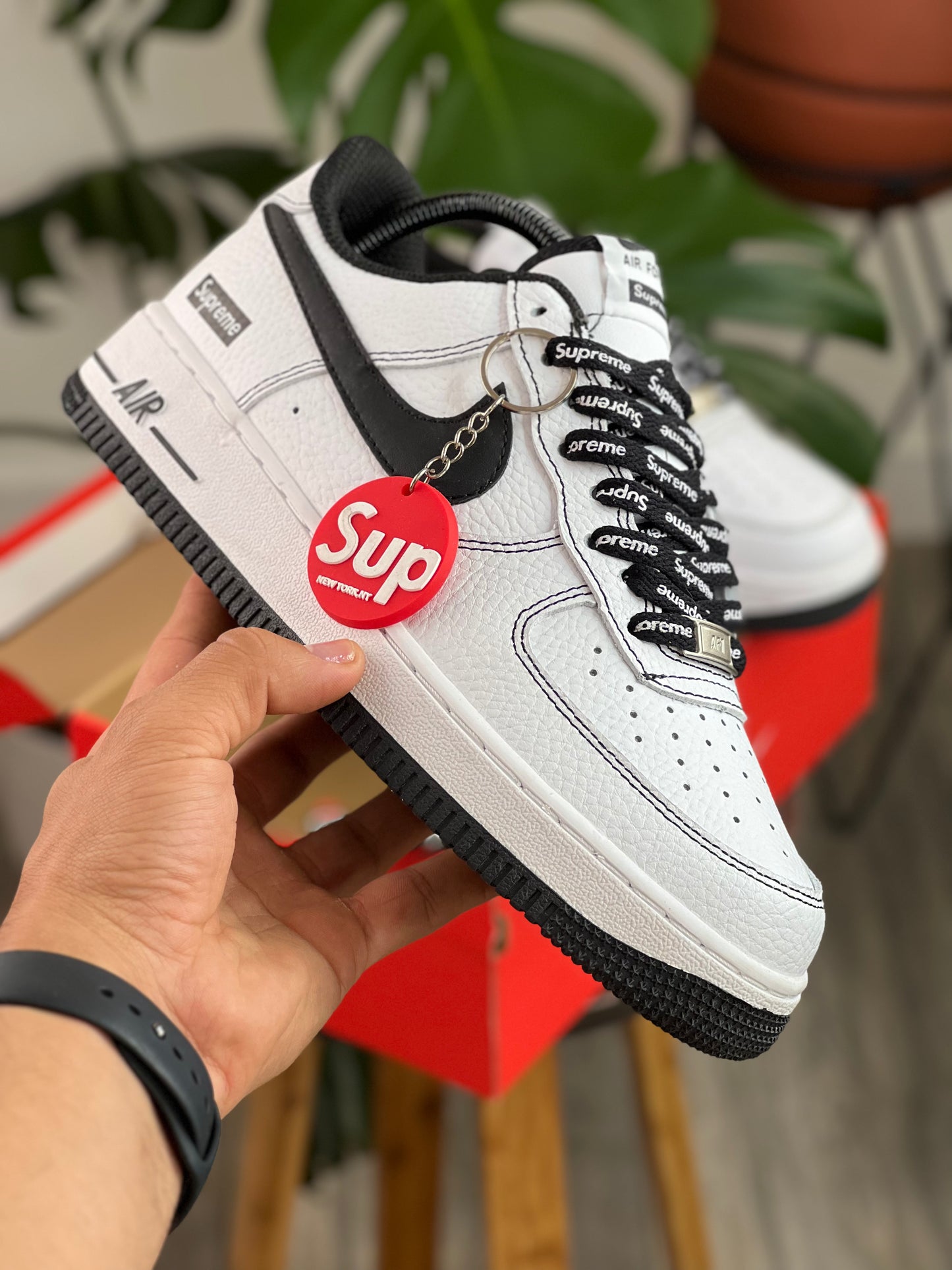 Nike Air Force 1 X Supreme