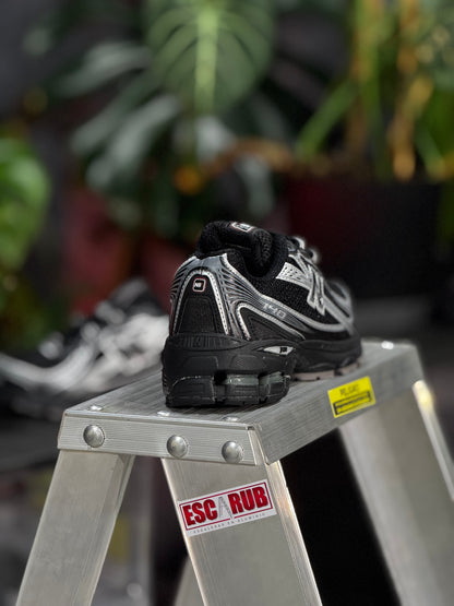 New Balance 740 - Negra, Plateado