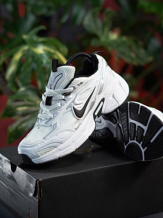 Nike V5K Run - Blanca, Negra