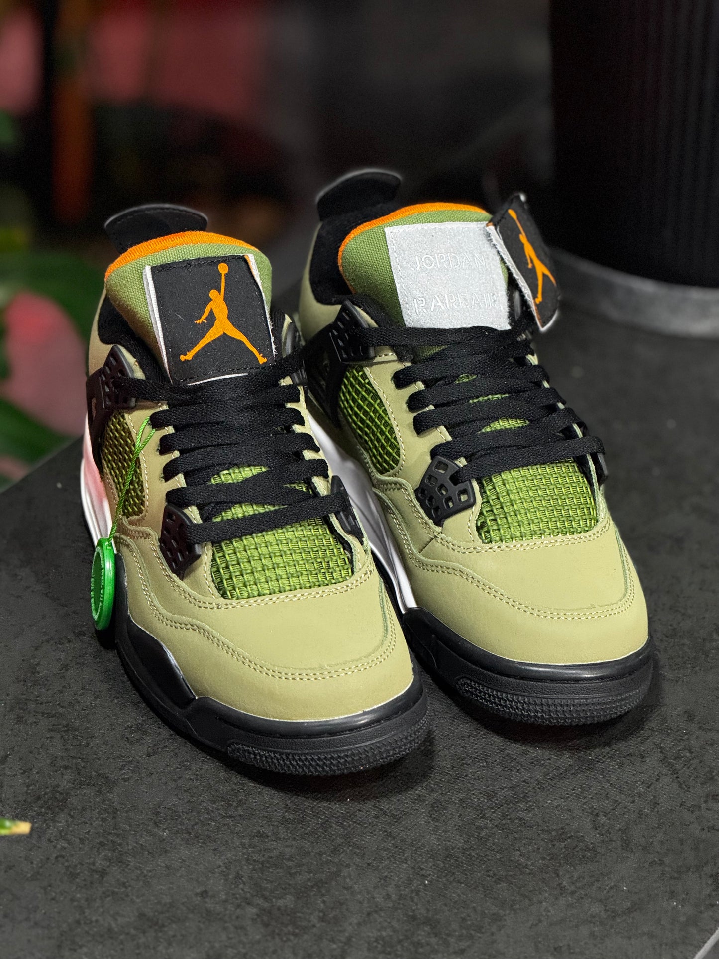Air Jordan Retro 4 " Undefeated Craft " -  Verde militar, Naranja, Negro