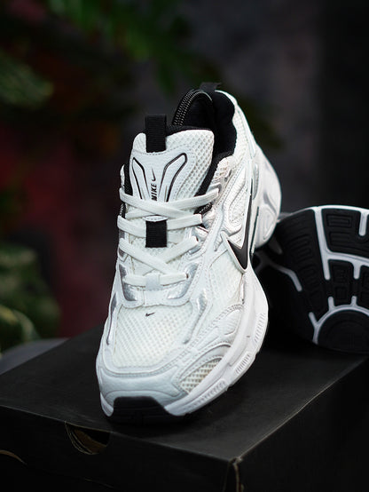 Nike V5K Run - Blanca, Negra
