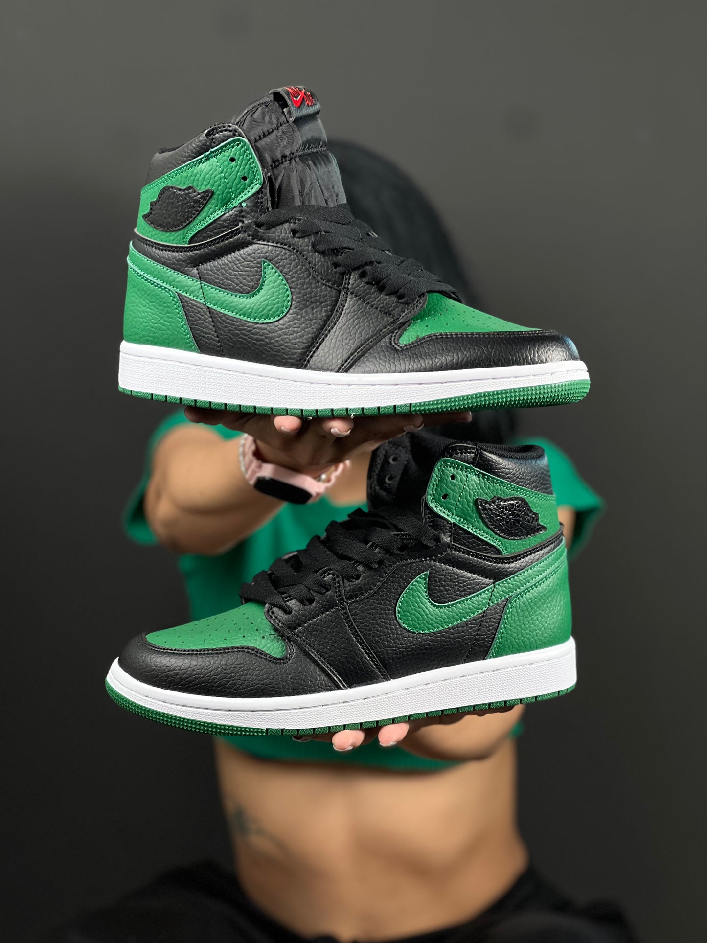 Air Jordan Retro 1 High OG “Pine Green”