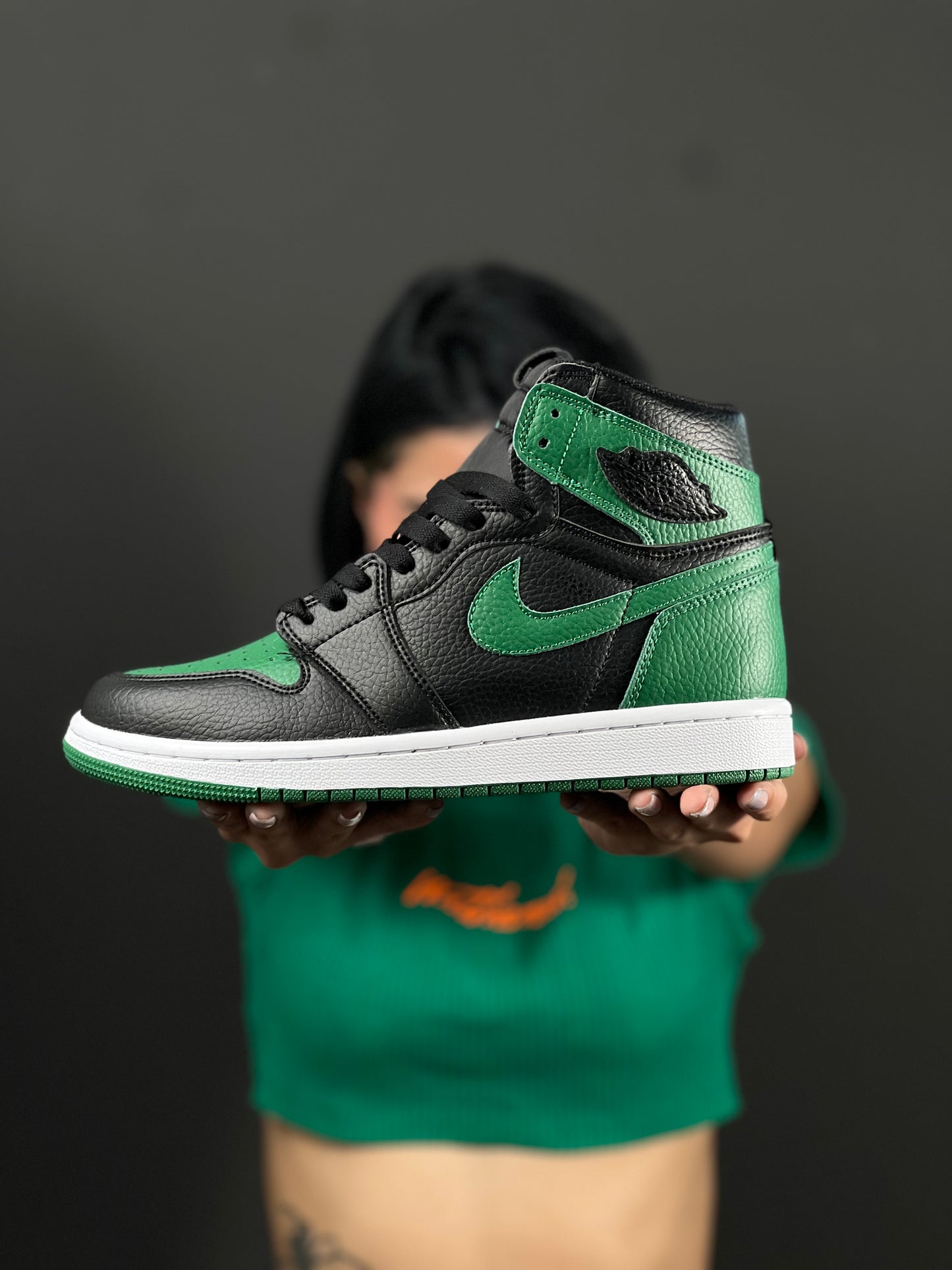 Air Jordan Retro 1 High OG “Pine Green”