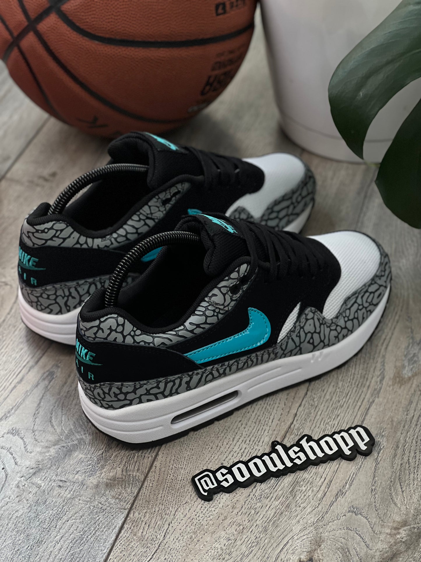 Nike Air Max 1 Atmos Elephant