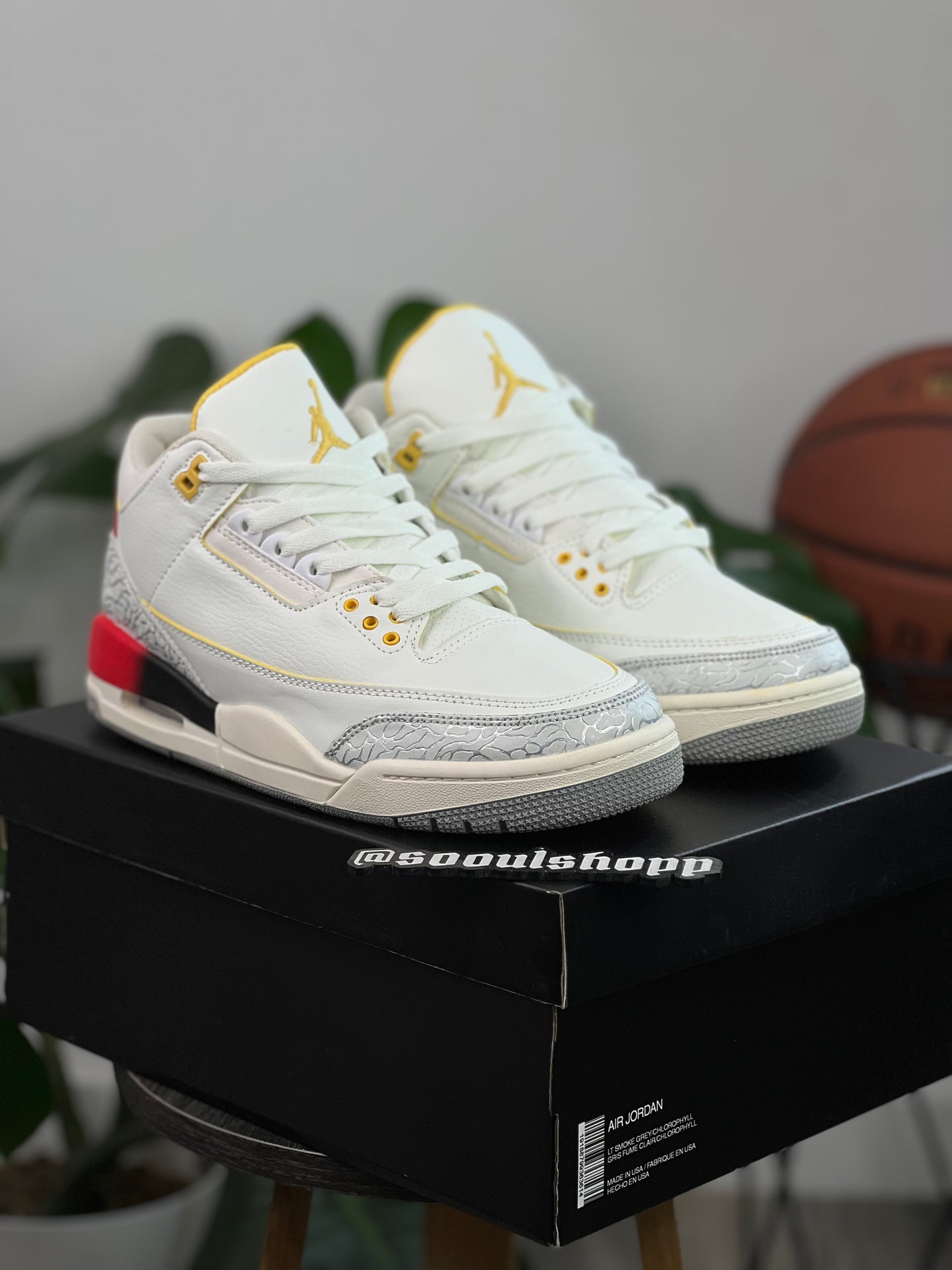 Air Jordan Retro 3 x J Balvin