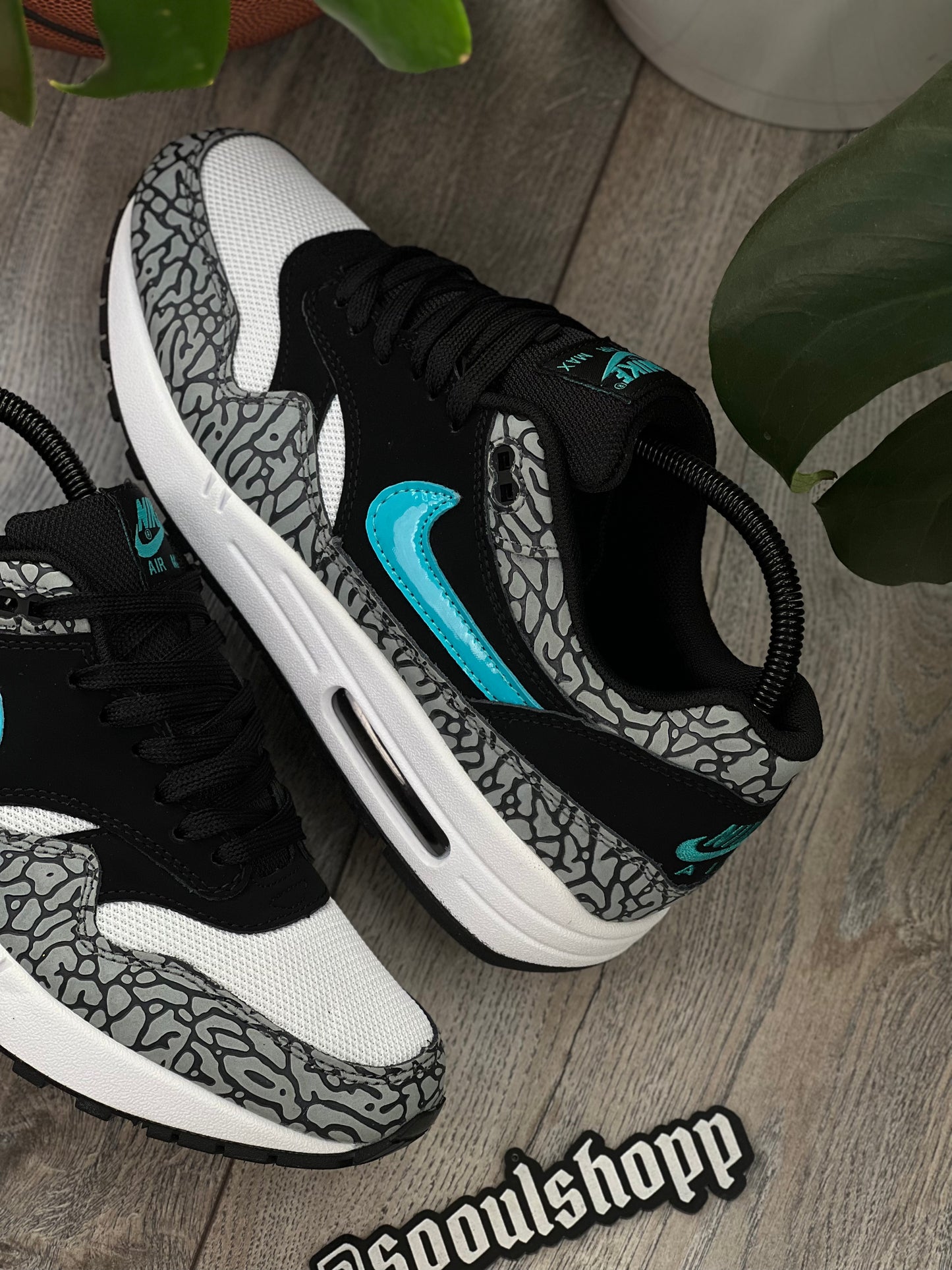 Nike Air Max 1 Atmos Elephant