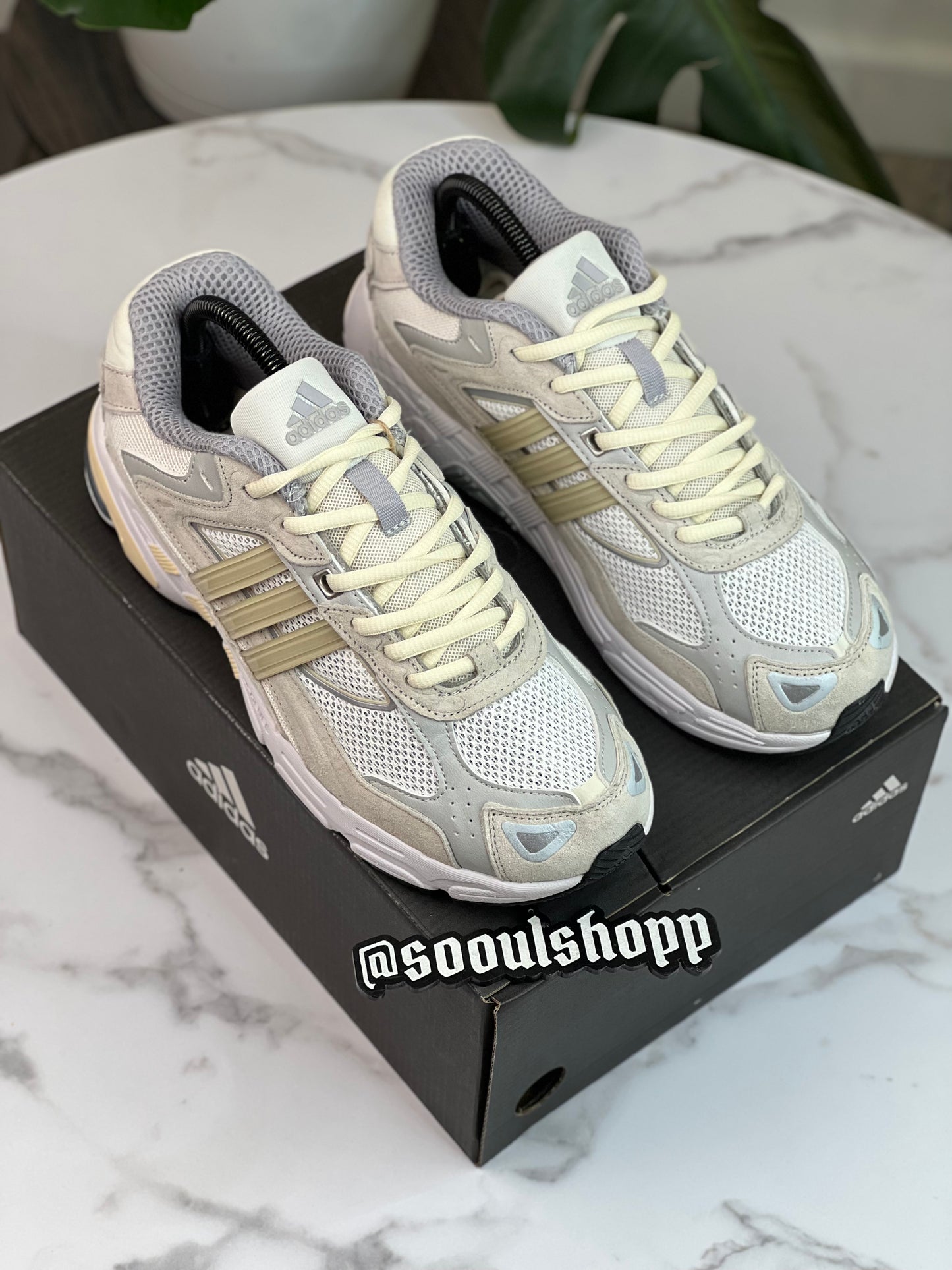 Adidas Response CL