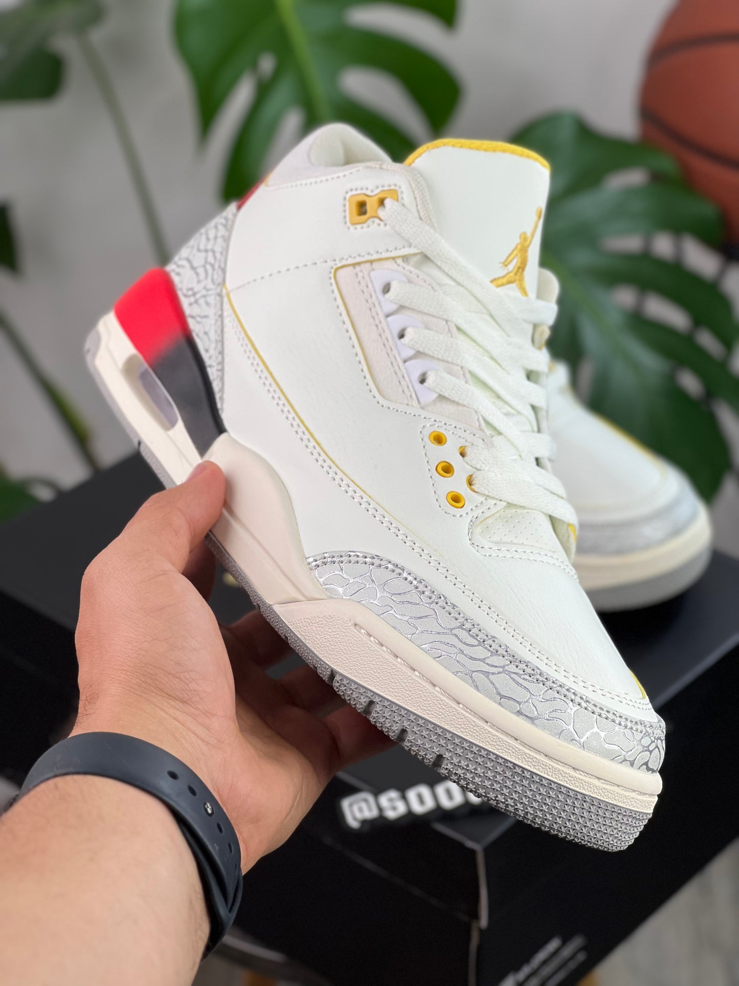 Air Jordan Retro 3 x J Balvin