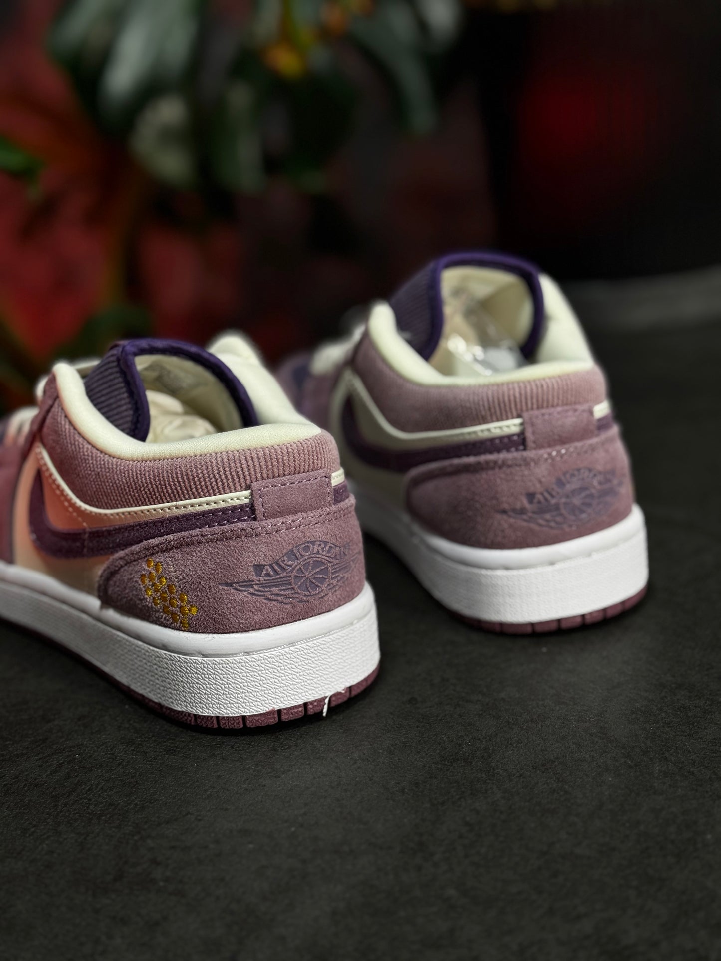 Air Jordan 1 Low "Unity" - Morado, Blanco