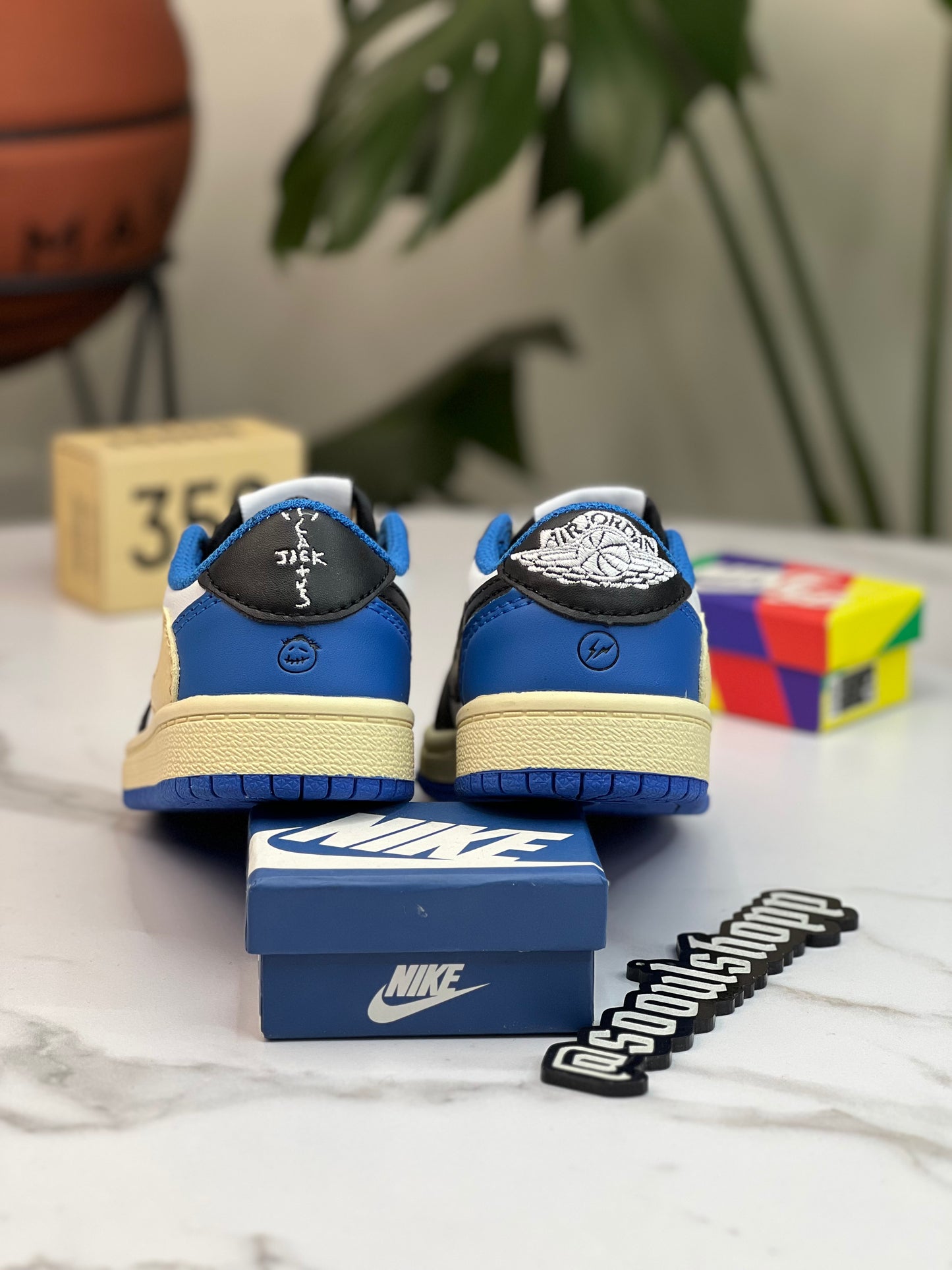 Air Jordan 1 Low Cactus Jack c Fragment