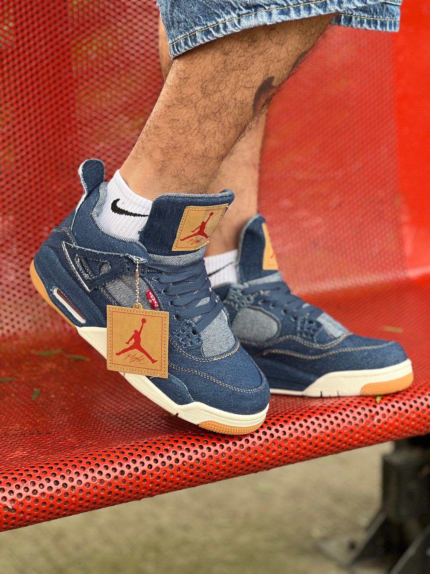 Air Jordan Retro 4 x Levi’s