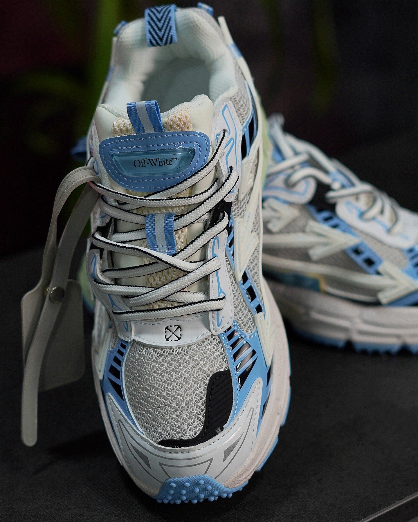 Off White Be Rightt - Azul, Blanco