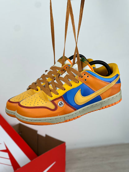 Nike Dunk Low x Dragón Ball (Goku)