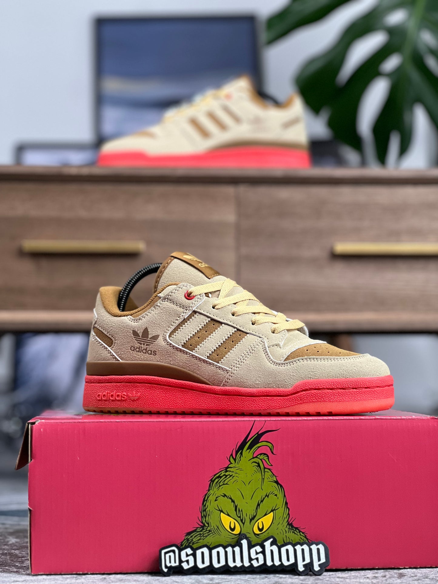 The Grinch x adidas Forum Low "THE GRINCH"