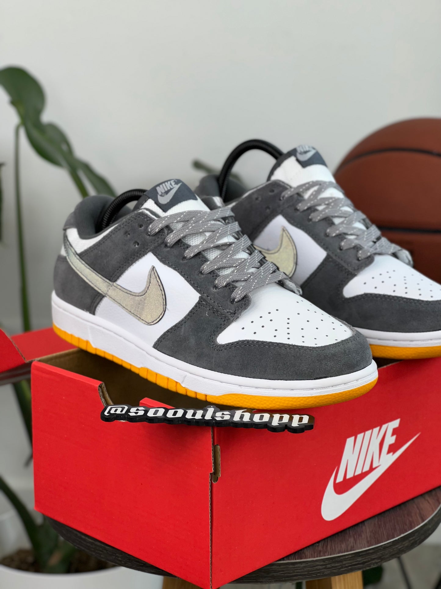 Nike Dunk Low Smoke Grey Gum