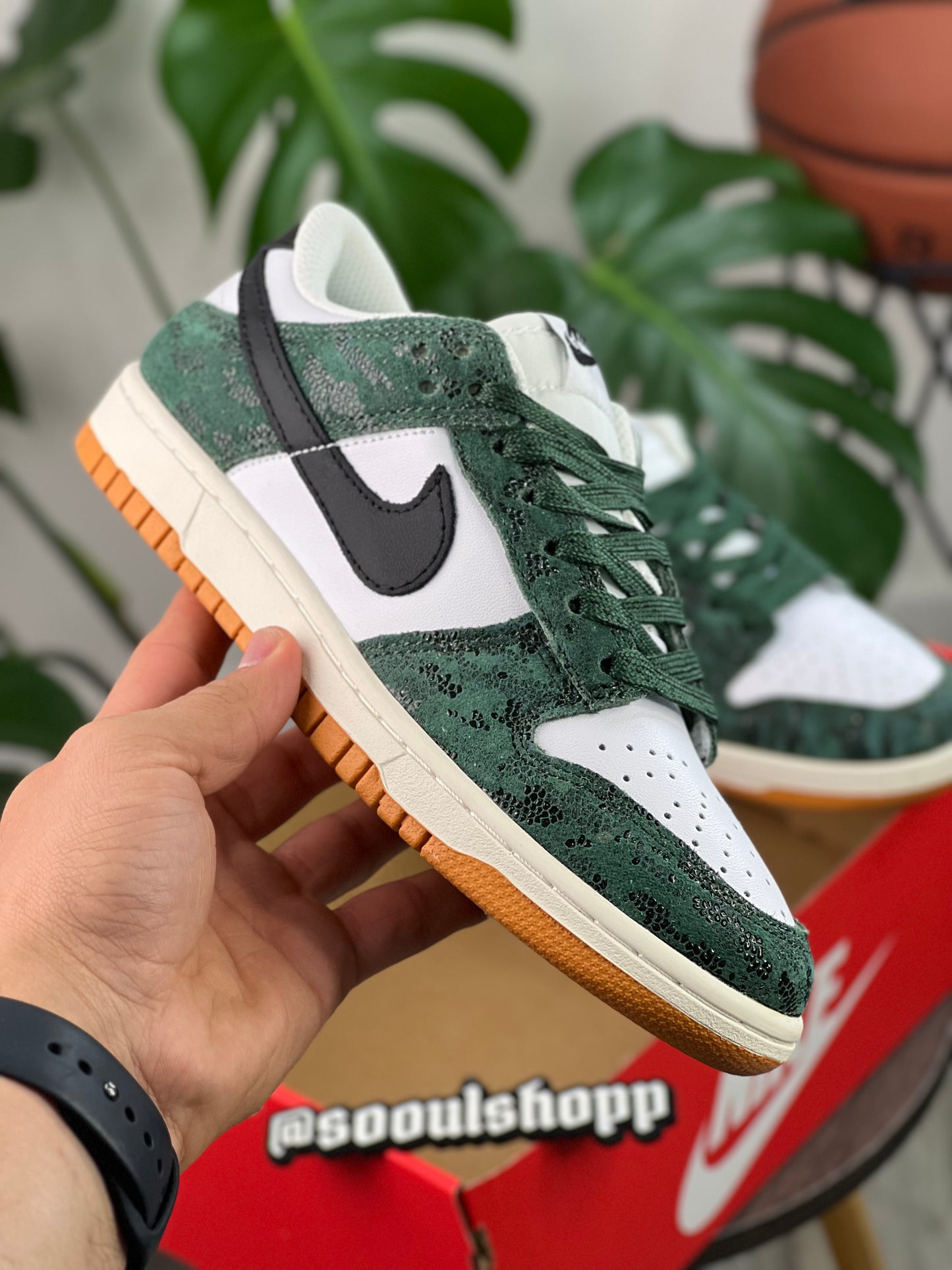 Nike Dunk Low Green Snake