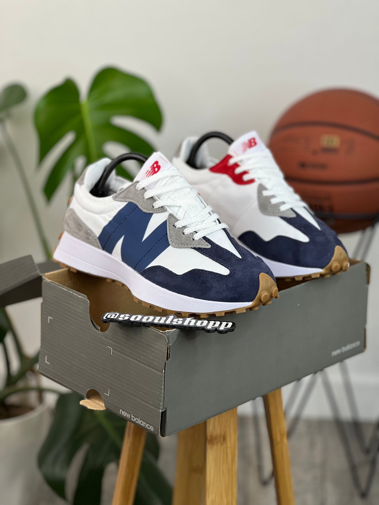 New Balance 327 Navy White Gum