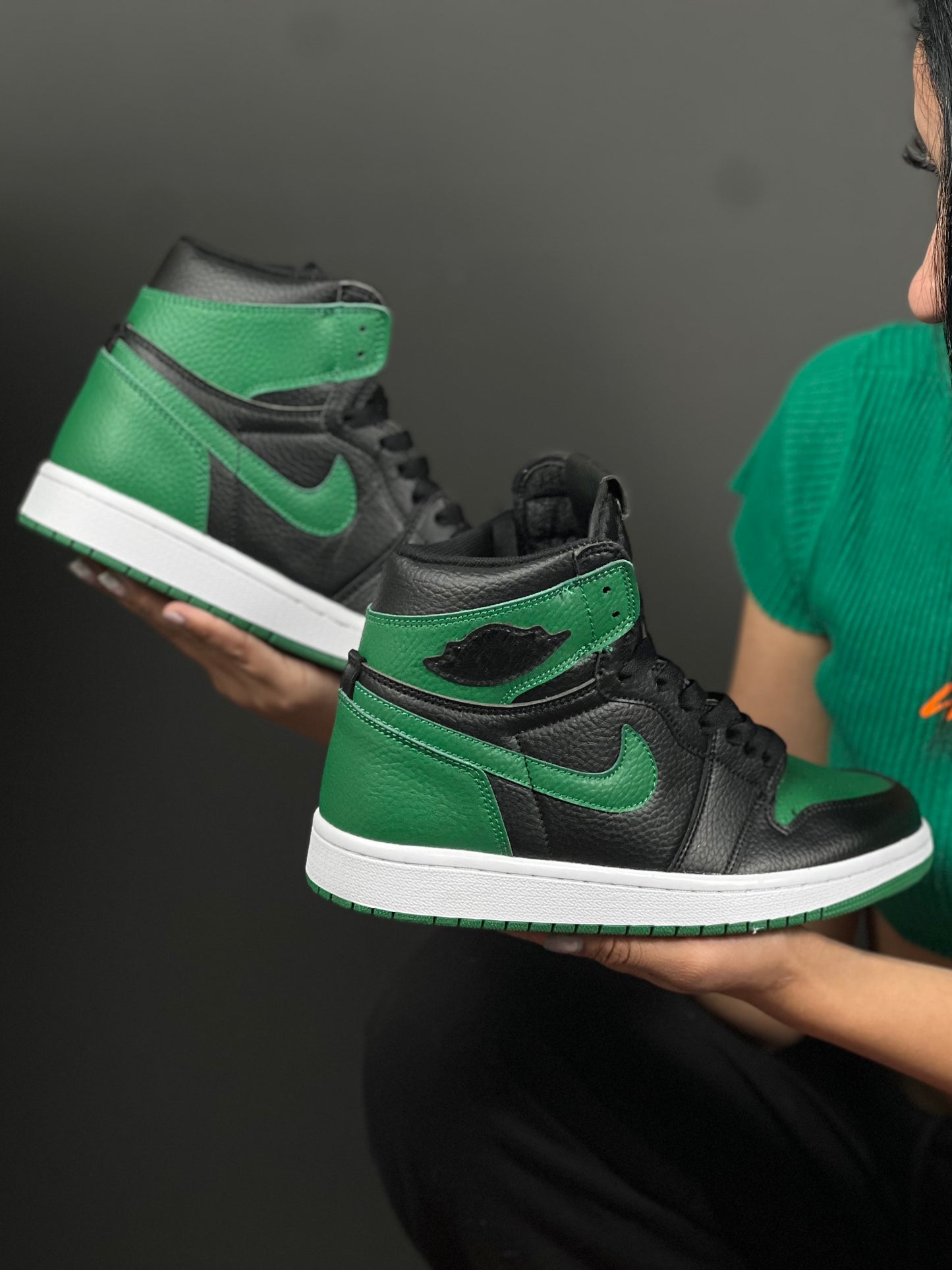 Air Jordan Retro 1 High OG “Pine Green”