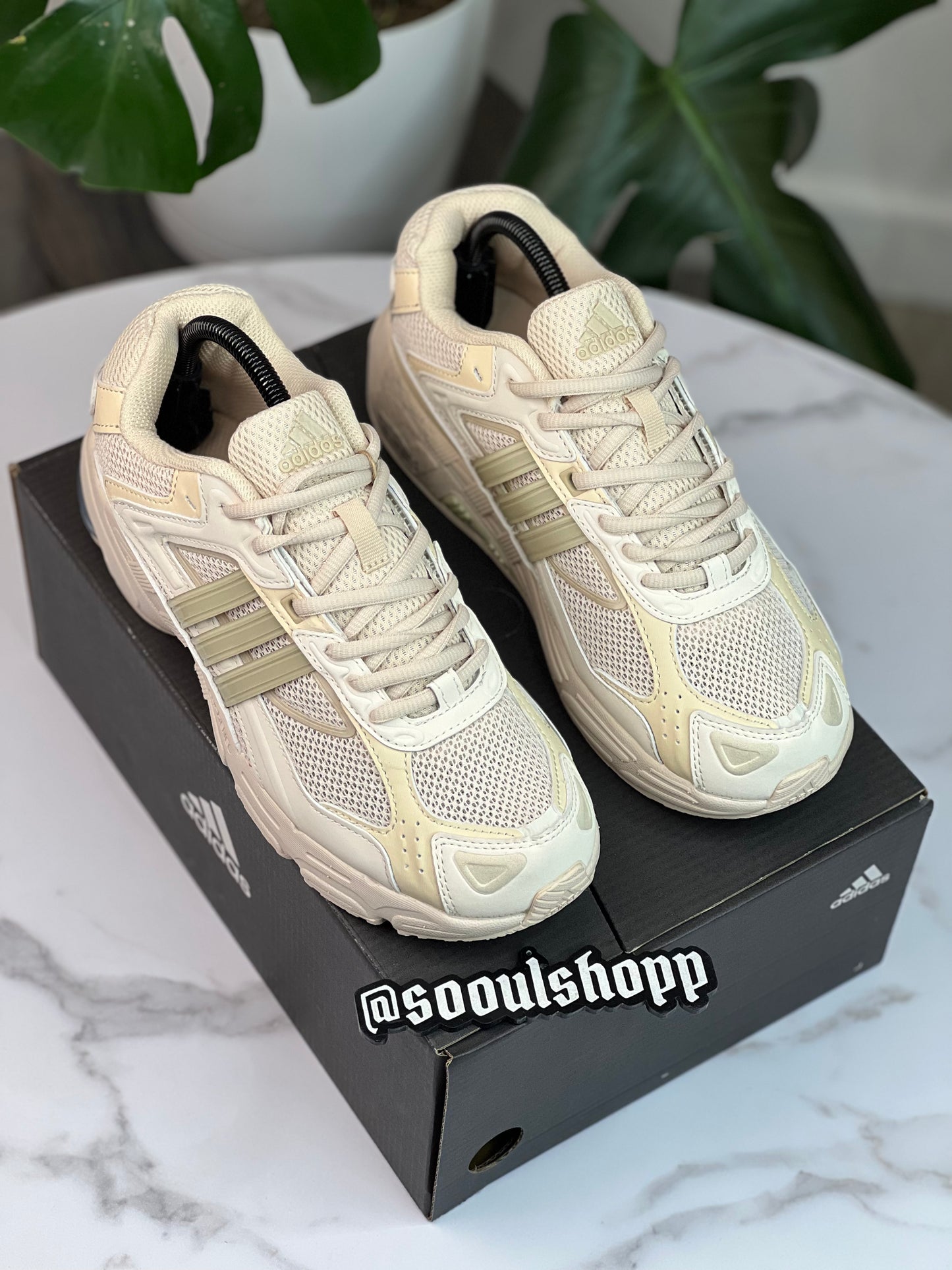 Adidas Response CL