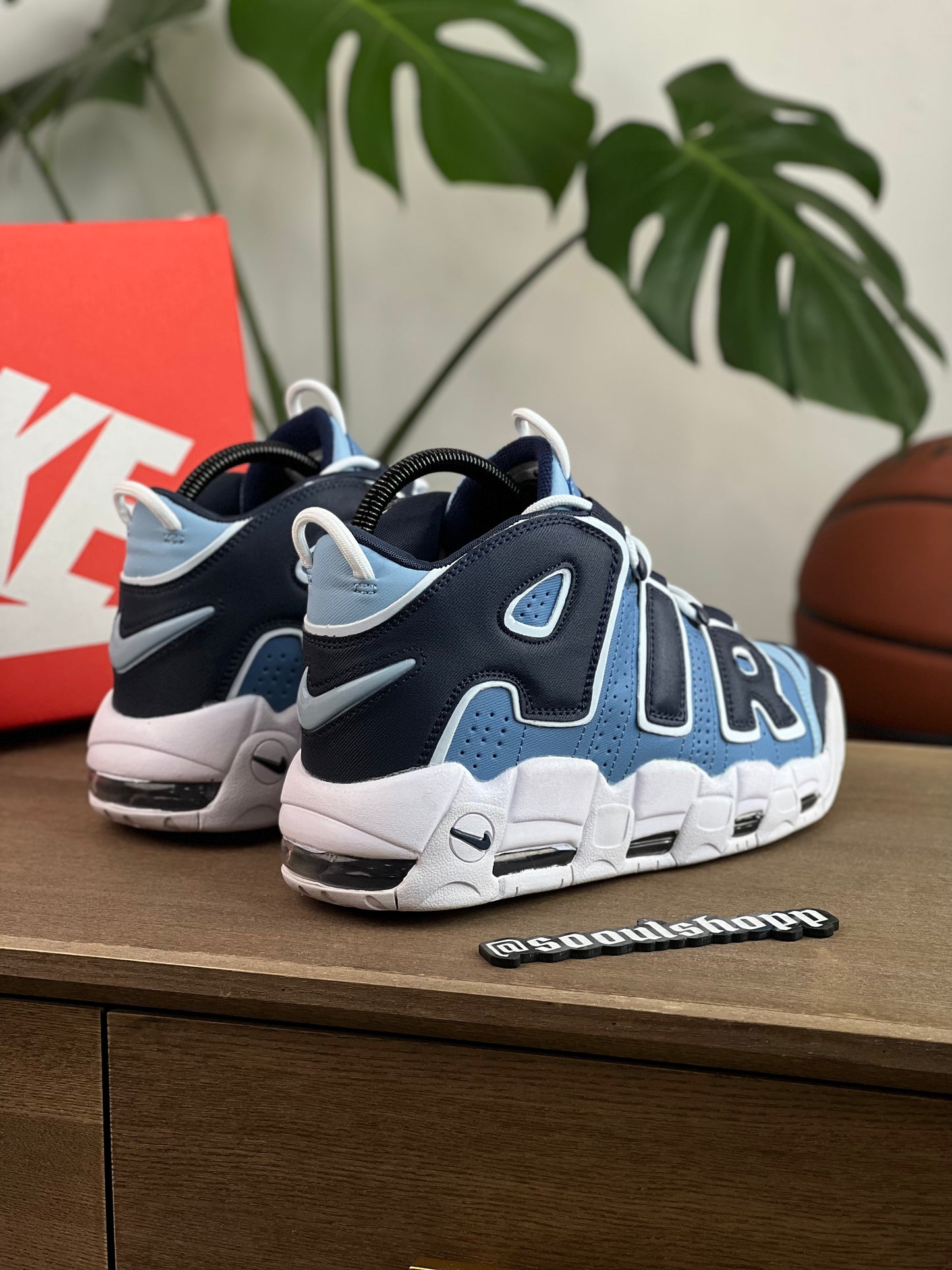 Nike Air Uptempo