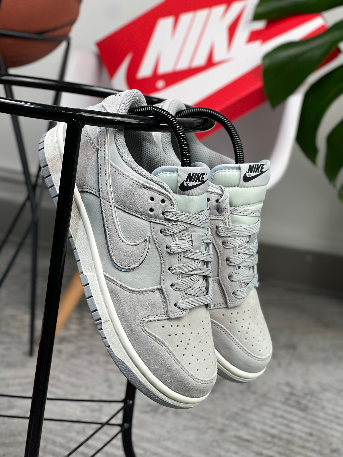 Nike SB Dunk Low White Lobster