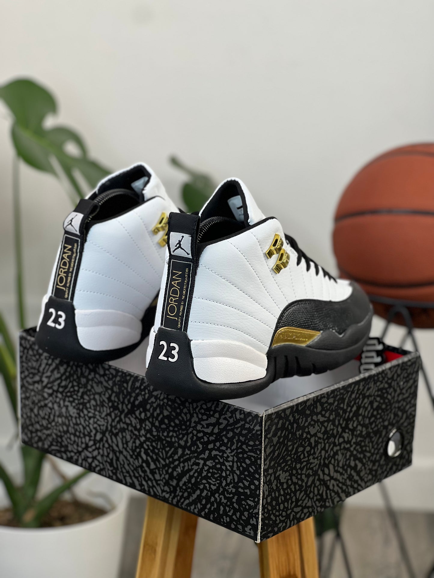 Air Jordan Retro 12 "Royalty Taxi"