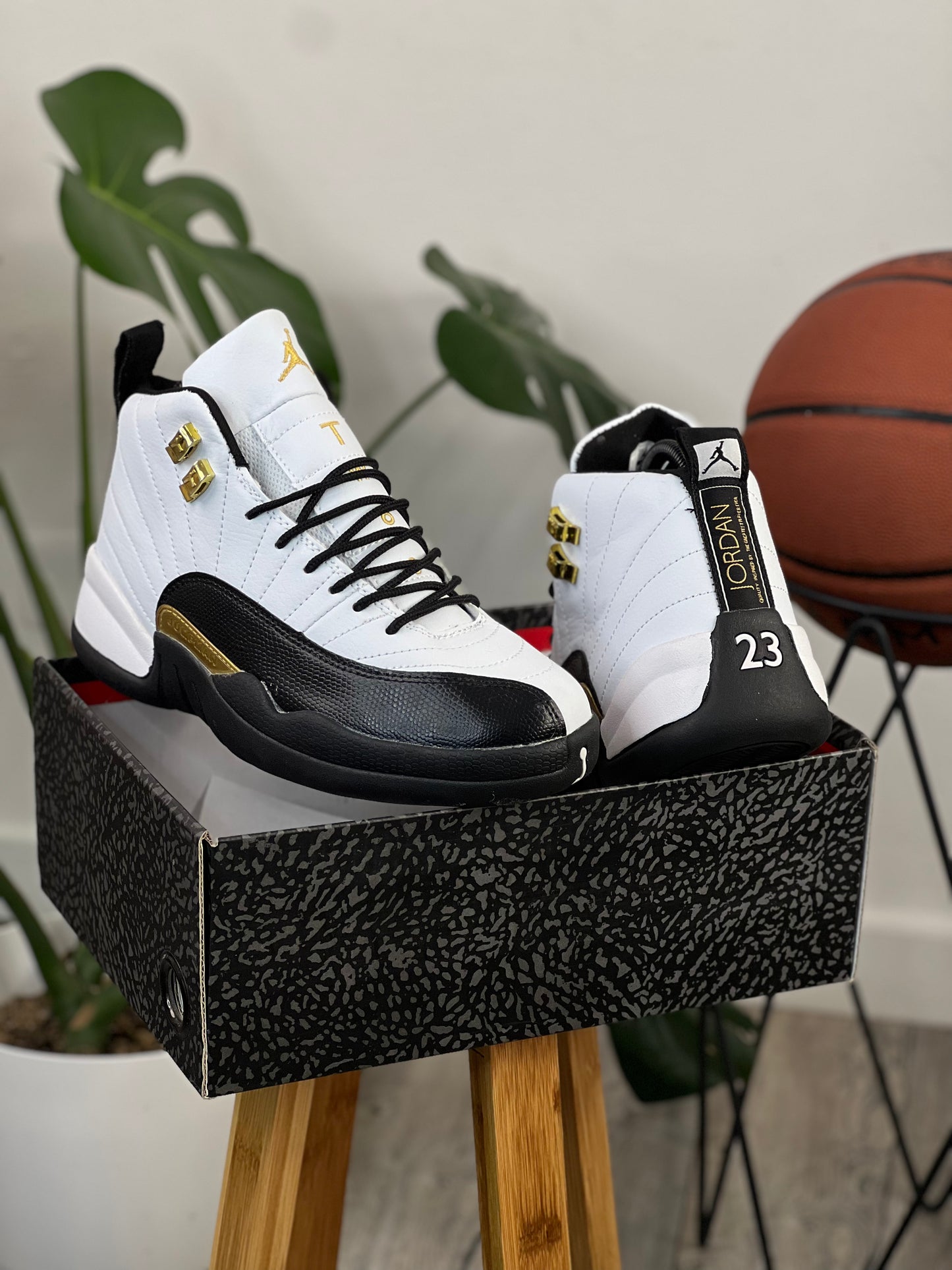 Air Jordan Retro 12 "Royalty Taxi"