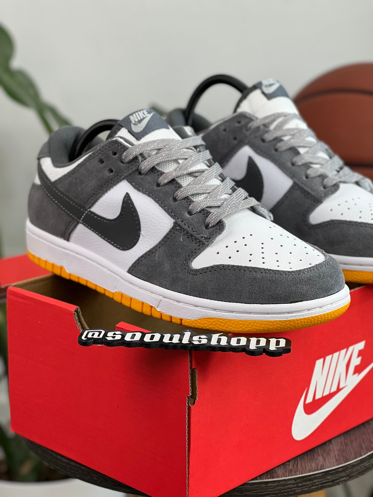 Nike Dunk Low Smoke Grey Gum