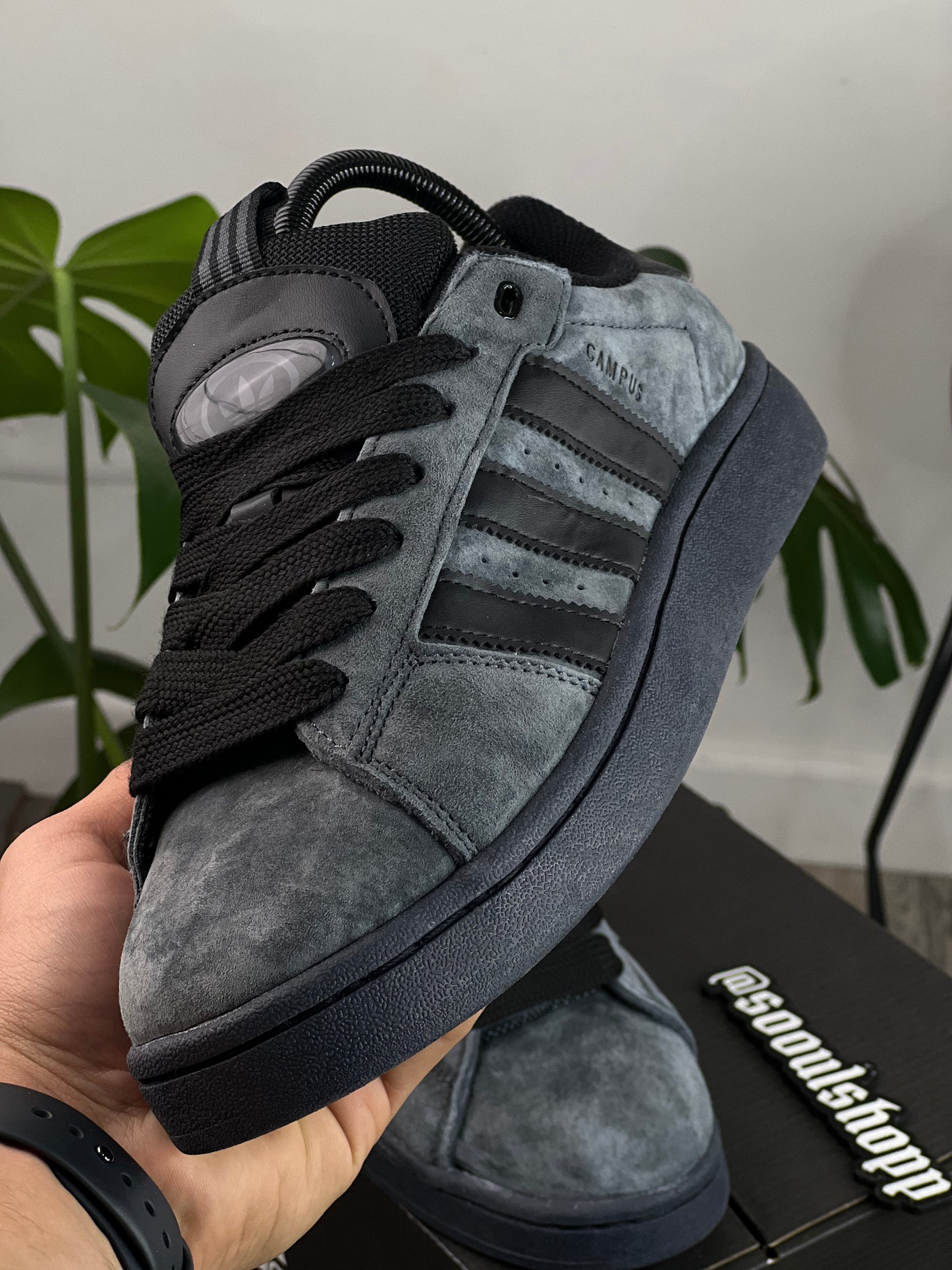 Adidas Campus 00s