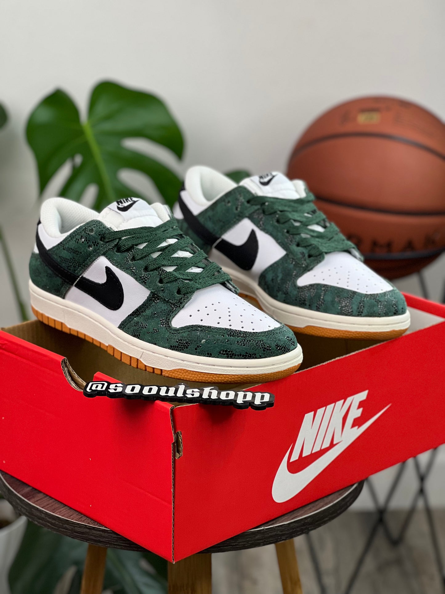 Nike Dunk Low Green Snake