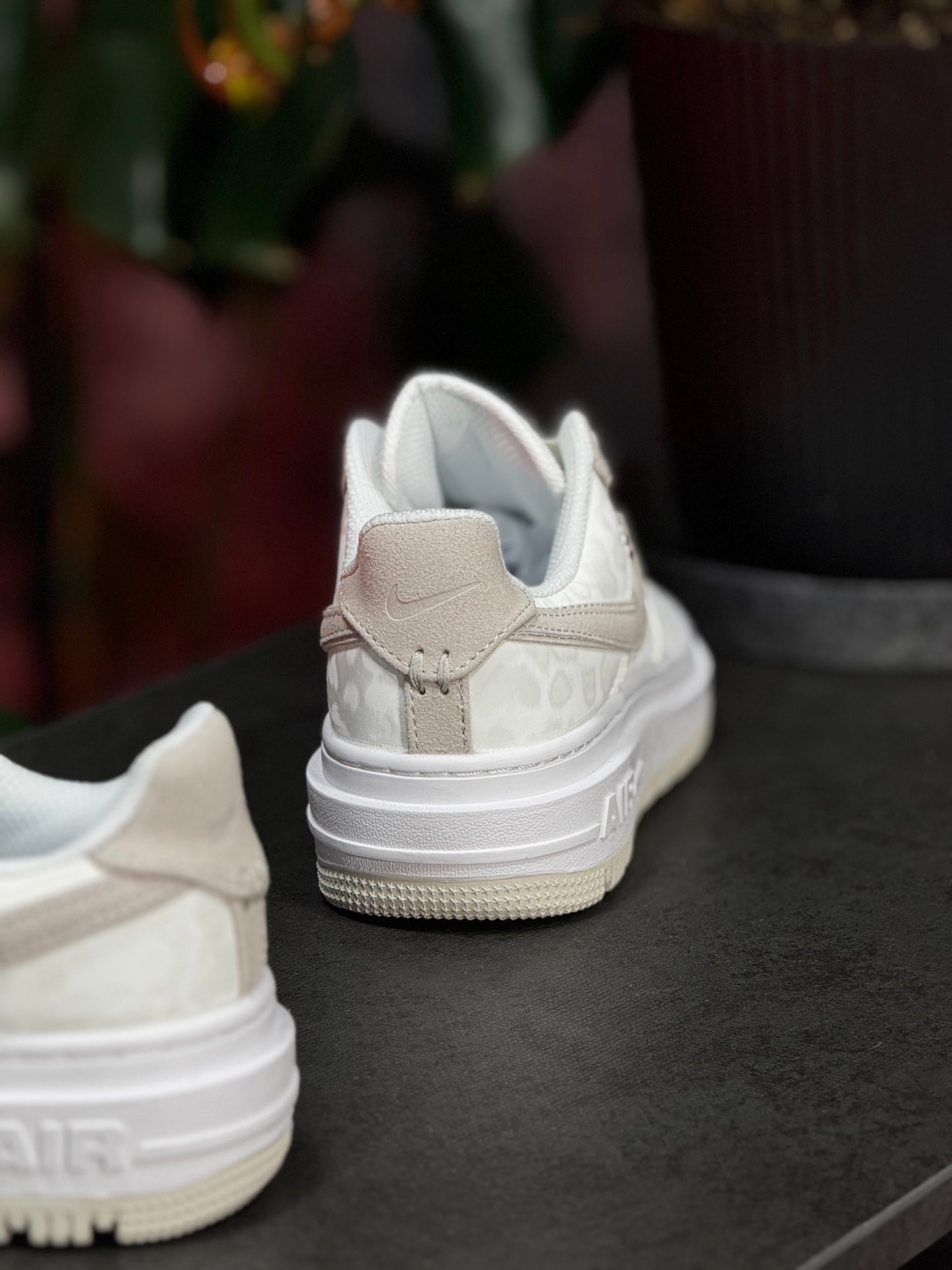 Nike Air Force One Luxe - Blanco, Beige