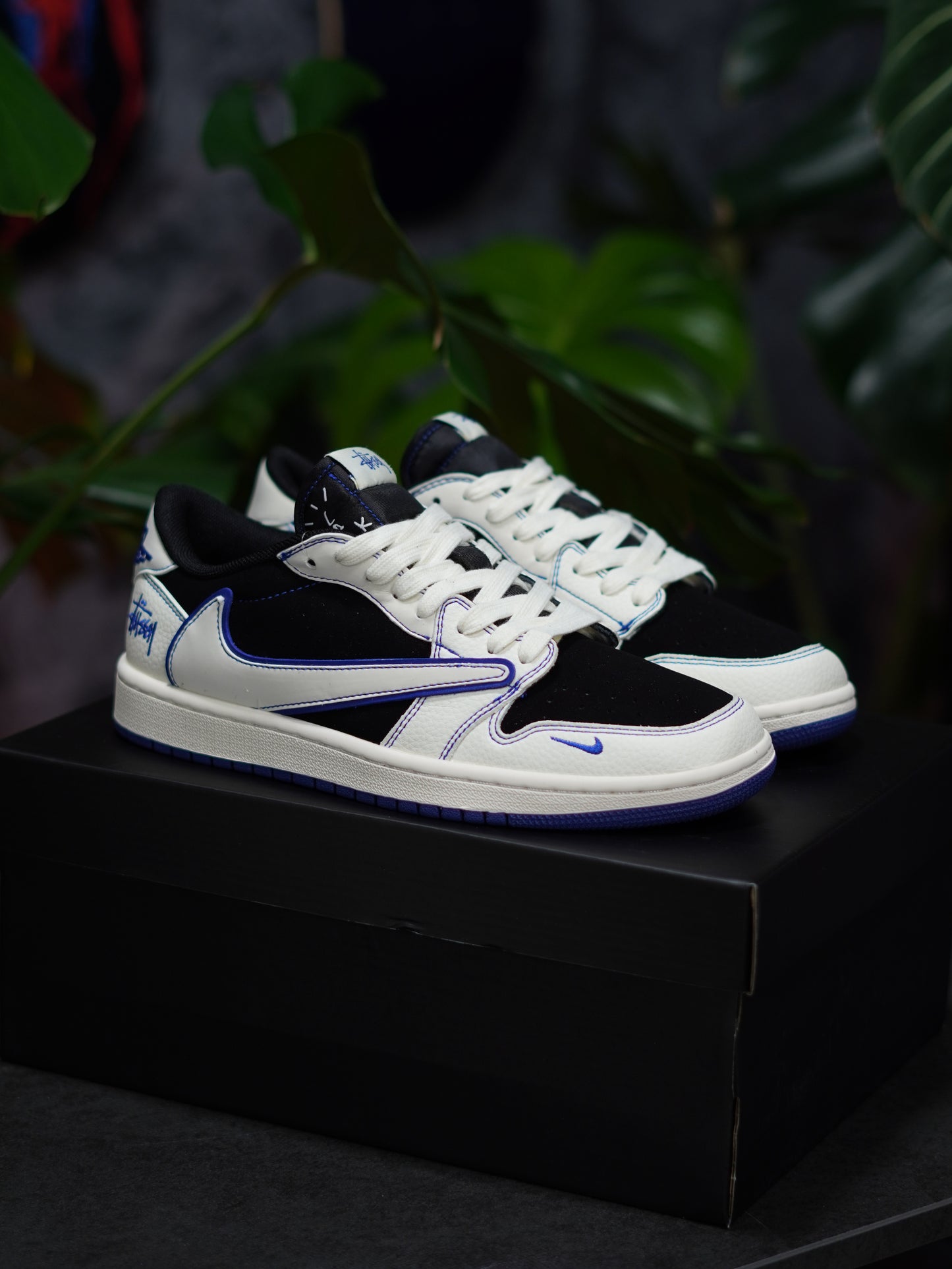 Air Jordan 1 Low Travis Supreme - Negro, Blanco, Azul