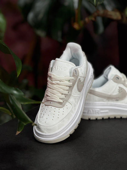 Nike Air Force One Luxe - Blanco, Beige