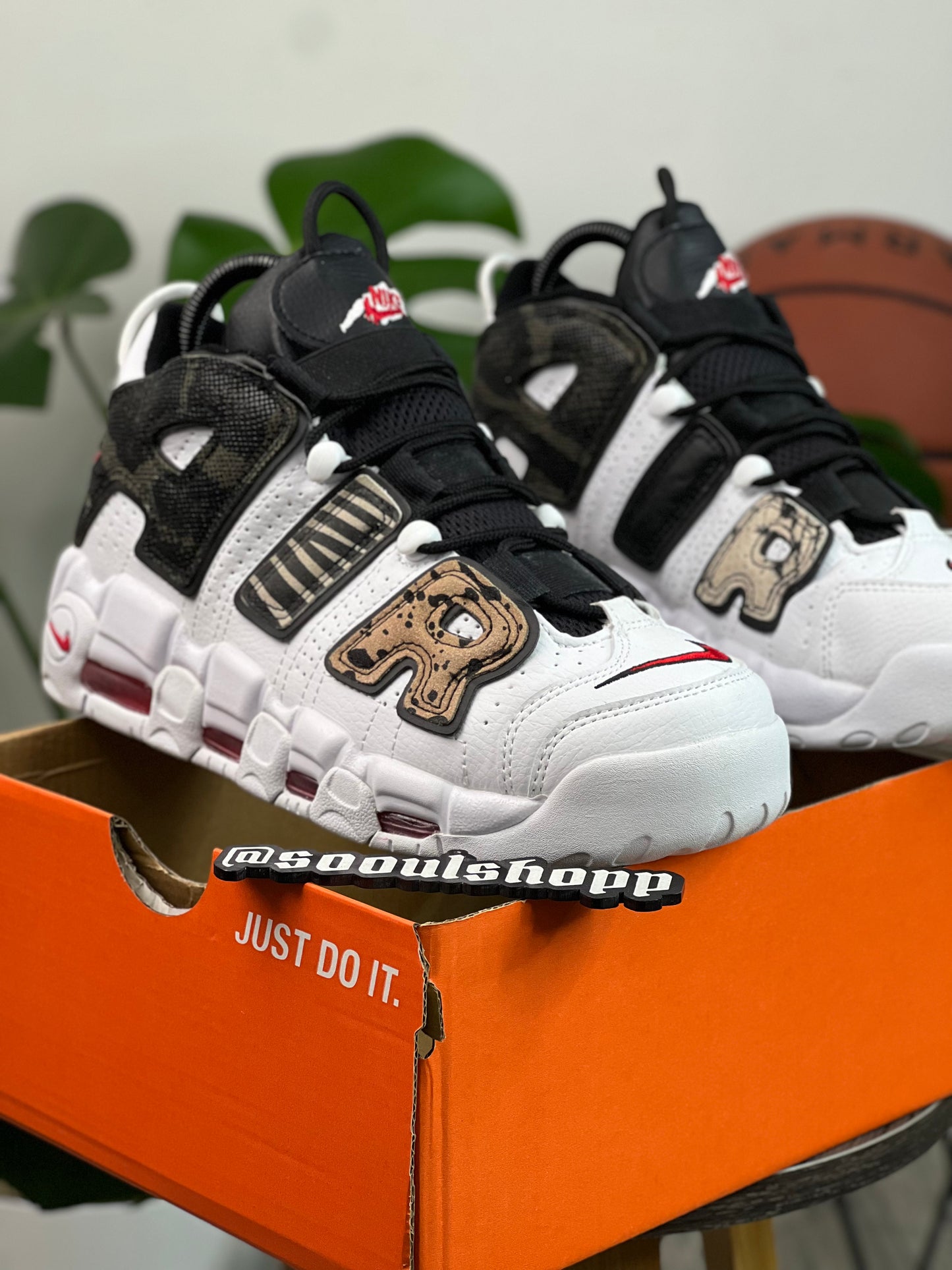 Nike Air Uptempo