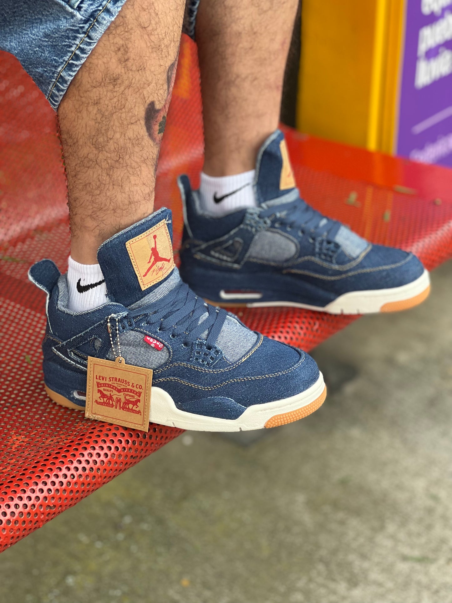 Air Jordan Retro 4 x Levi’s