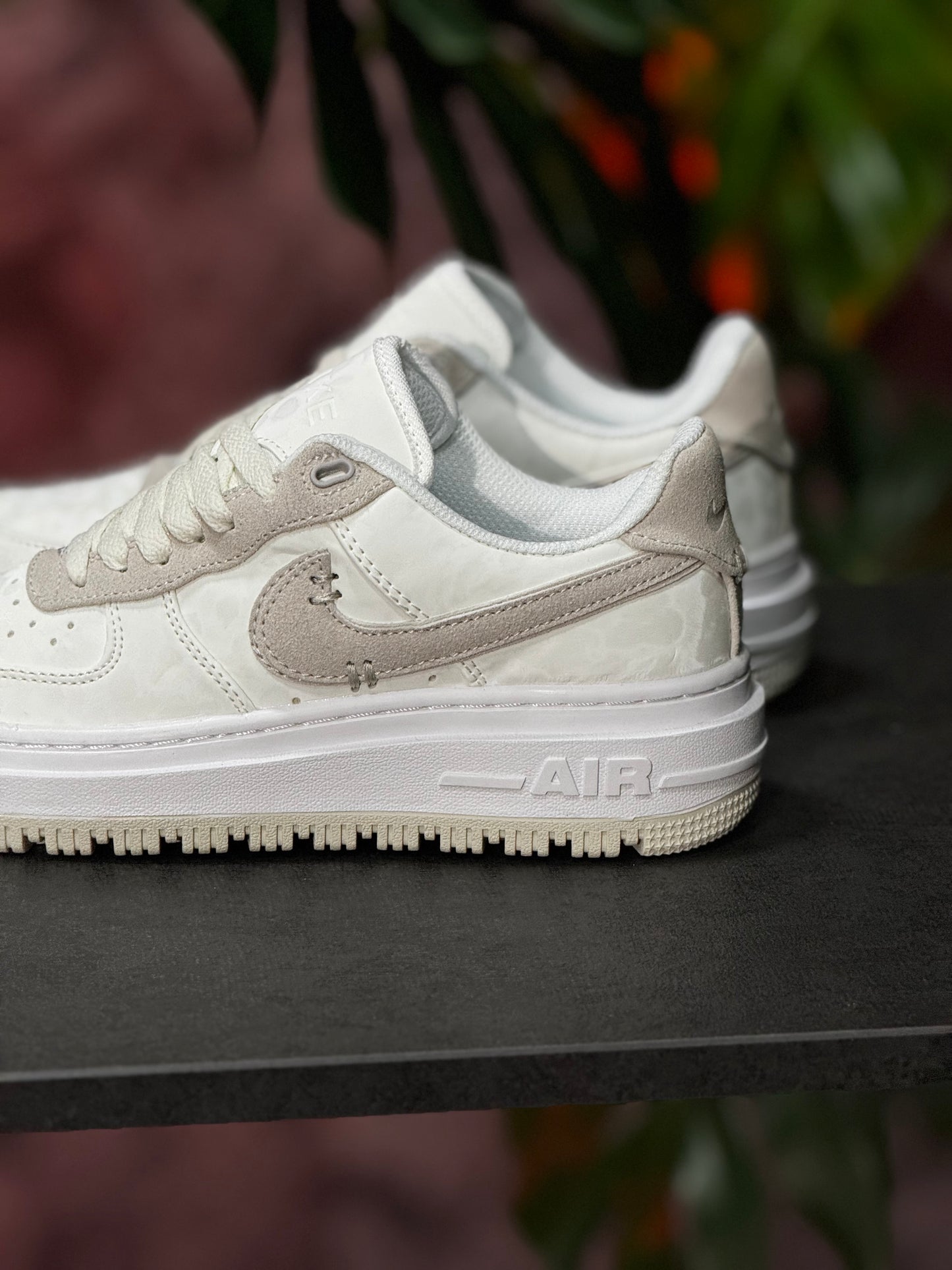 Nike Air Force One Luxe - Blanco, Beige