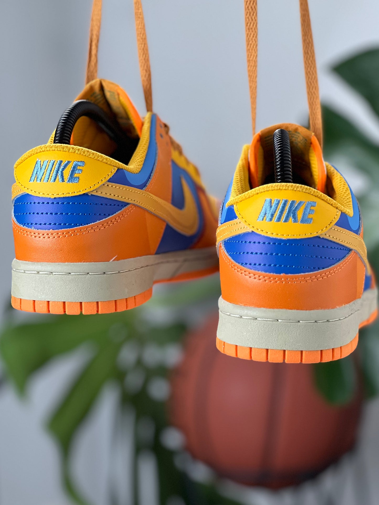 Nike Dunk Low x Dragón Ball (Goku)