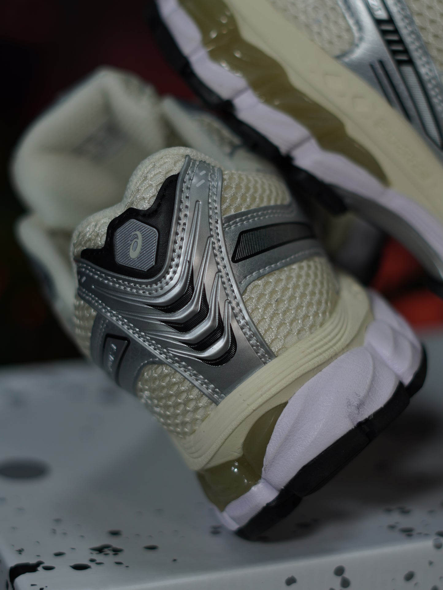 Asics Gel Kayano 12.1 - Crema, Plateado