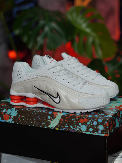 Nike Shox R4 - Blanco, Beige, Naranja