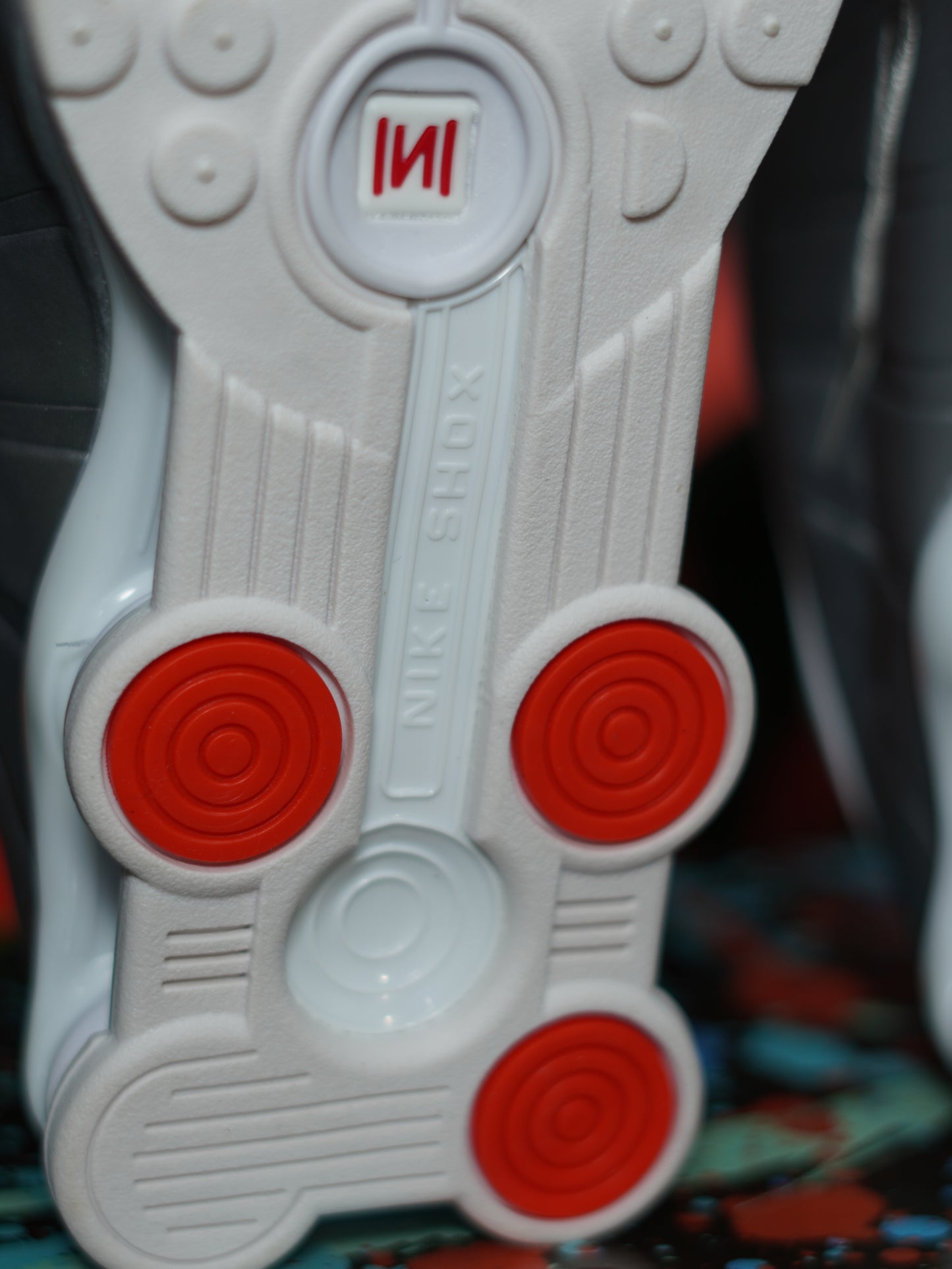 Nike Shox R4 - Blanco, Plateado