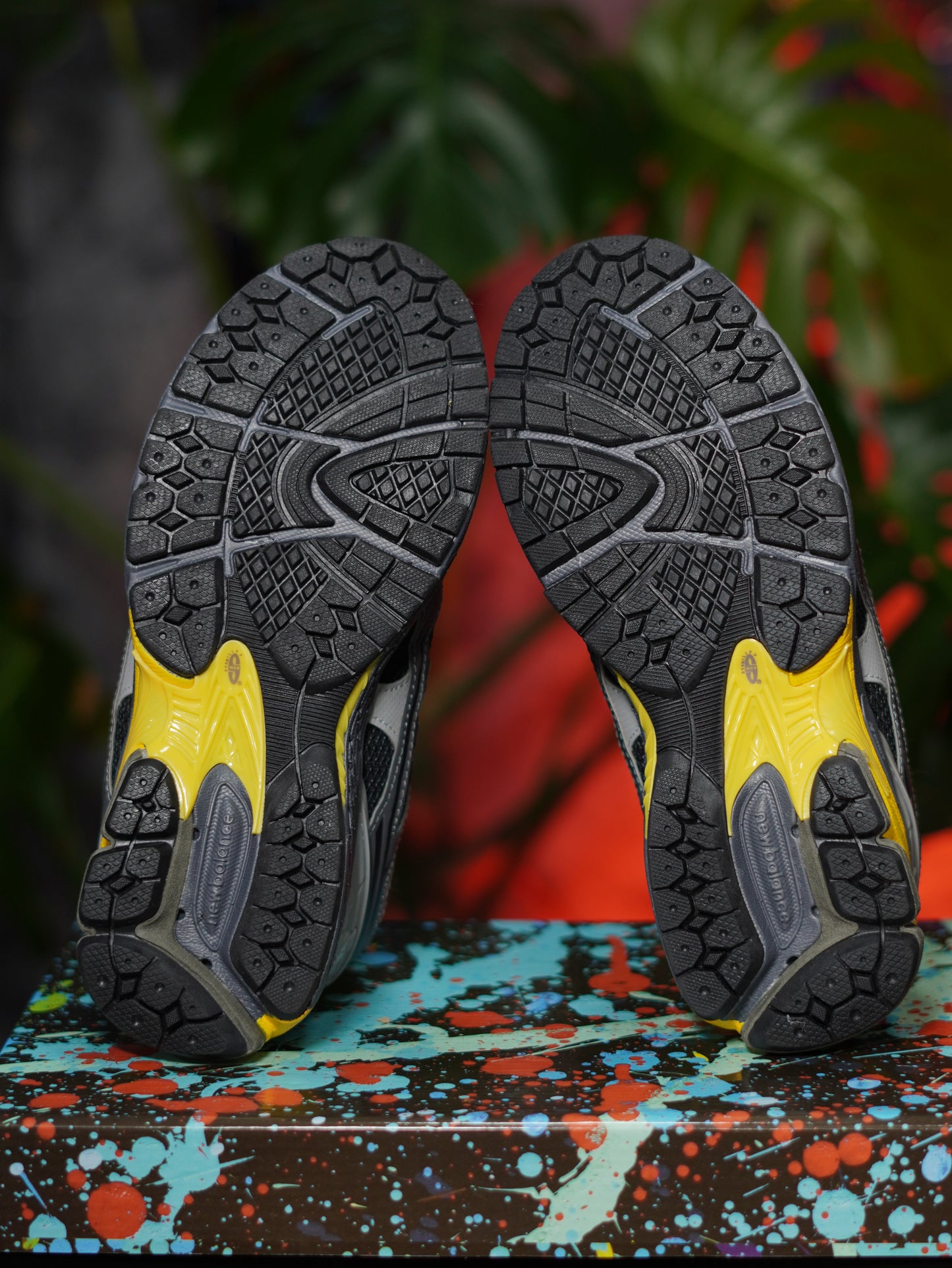 New Balance 1906u - Gris, Amarillo