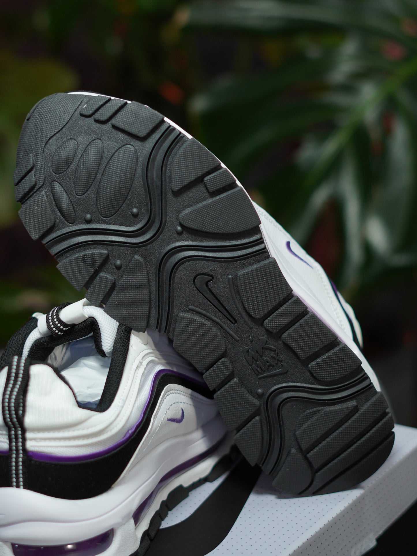 Nike Air Max Futura - Blanco, Negro, Violeta